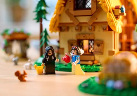 LEGO Disney 43242 Chatka Królewny Śnieżki i siedmiu krasnoludków