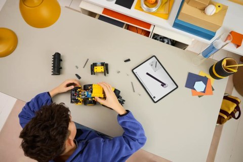 LEGO Technic 42209 Ładowarka kołowa Volvo L120 Electric