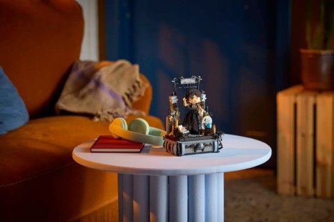 LEGO 76780 Wednesday - Figurka Wednesday Addams