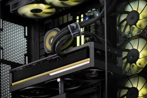 Actina iCUE 7900X/32GB/2TB/RTX5070Ti/850W