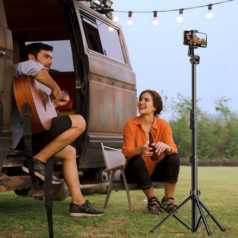 Ugreen selfie stick ze stojakiem i pilotem LP680 1.8m (czarny)