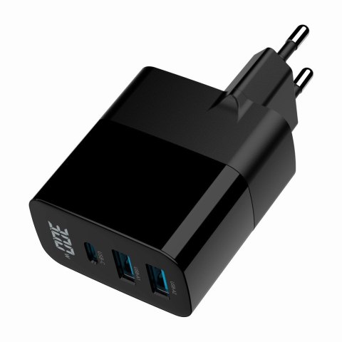 GEMBIRD 3-PORTOWA SZYBKA ŁADOWARKA SIECIOWA GAN (PD) USB (2X USB-A + 1X USB TYP-C), 30W, LCD, CZARNA
