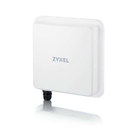 Router 5G Zyxel FWA-710-EU0102F Outdoor Standalone/Nebula z Licencją Nebula Pro 1 ROK, 2.5GB LAN